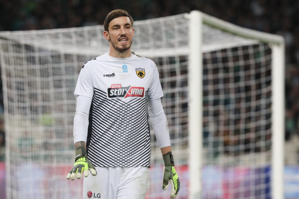 Δεν τον σταματά ο κορωνοϊός – Η προπόνηση ενός τερματοφύλακα μέσα στο σπίτι (βίντεο)