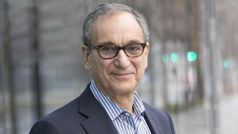 Ο Ελληνοαμερικανός ιδιοκτήτης της εταιρείας που απομόνωσε τα αντισώματα για τον κορωνοϊό