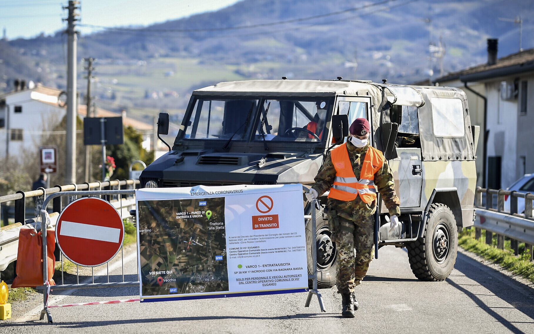 Μπέργκαμο – Ιταλία: Στρατός στους δρόμους πραγματοποιεί ελέγχους για την απαγόρευση της κυκλοφορίας