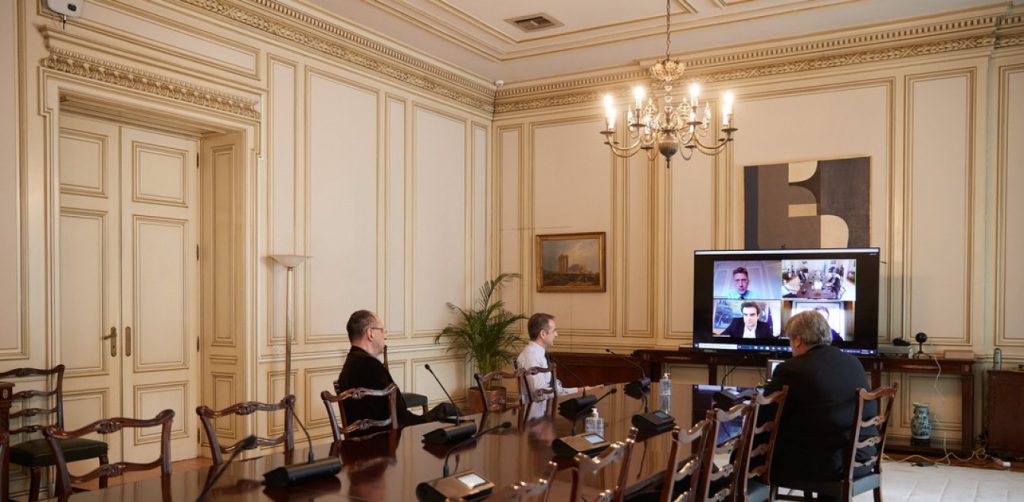 Μαξίμου: Οι άγνωστοι διάλογοι της task force για τον κορωνοϊό