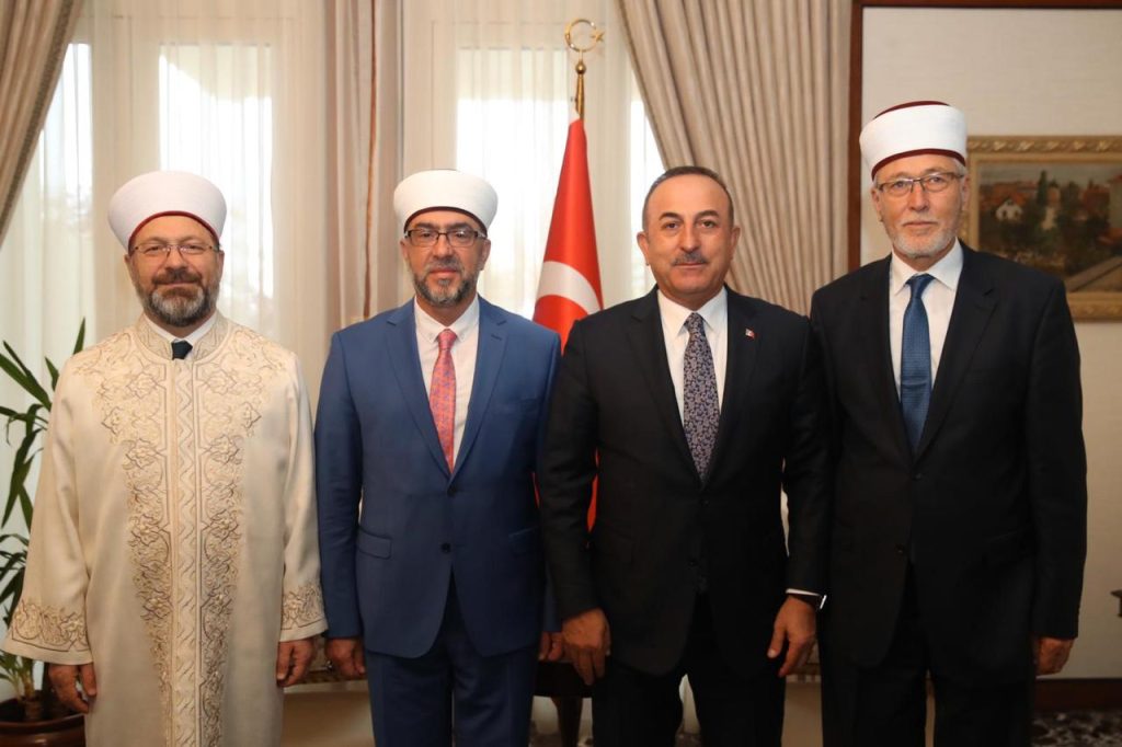 Απίστευτο: Ο ψευδομουφτής… ενημέρωσε τον Τσαβούσογλου για «την κατάσταση στη Θράκη» και το διαφημίζει