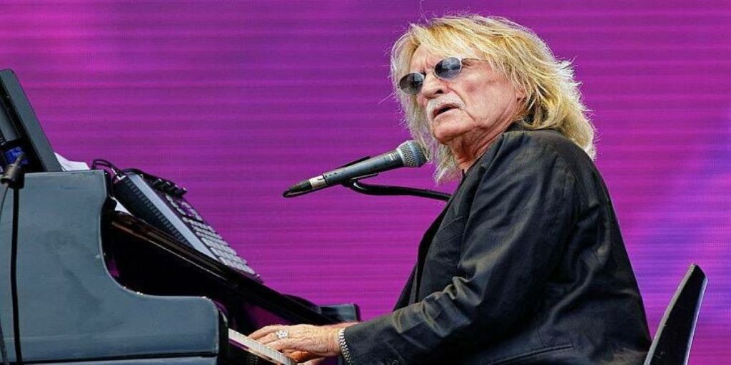 Γαλλία: Με αναπνευστική ανεπάρκεια νοσηλεύεται ο τραγουδιστής Κριστόφ