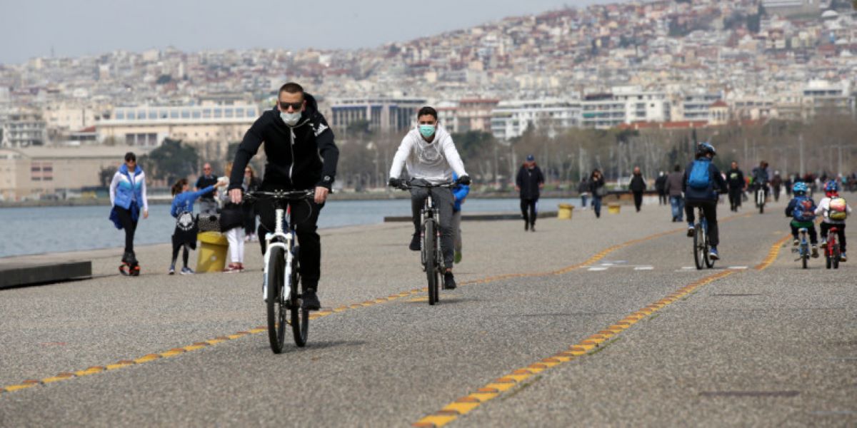 Η παραλία της Θεσσαλονίκης εν μέσω απαγόρευσης κυκλοφορίας (φώτο)