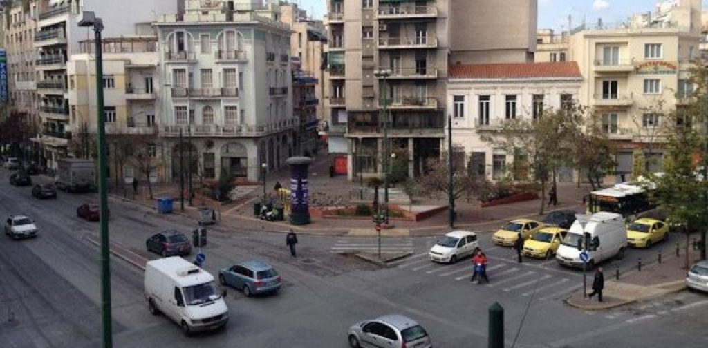 Η πλατεία Βάθης μετατρέπεται σε «κοινωνική κατοικία» μπλοκ πολυκατοικιών