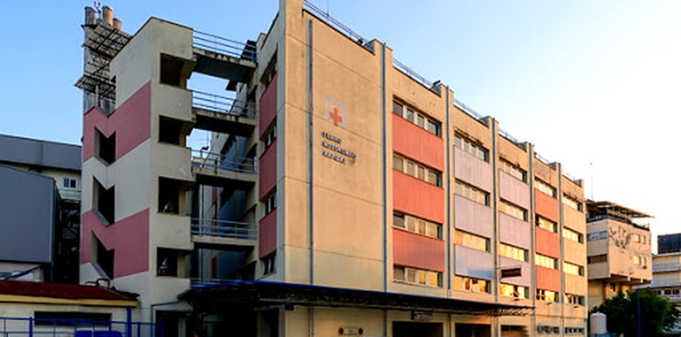 Λάρισα: Νεκρή η 55χρονη που ξυλοκοπήθηκε άγρια από τον γιο της