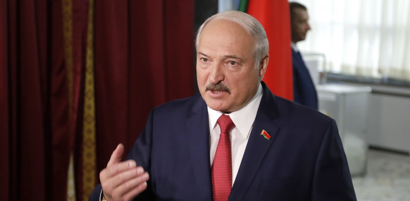 Πρόεδρος Λευκορωσίας: «Δεν βλέπω ιούς εδώ – Είδατε εσείς τίποτα ιούς να περιφέρονται;» (βίντεο)