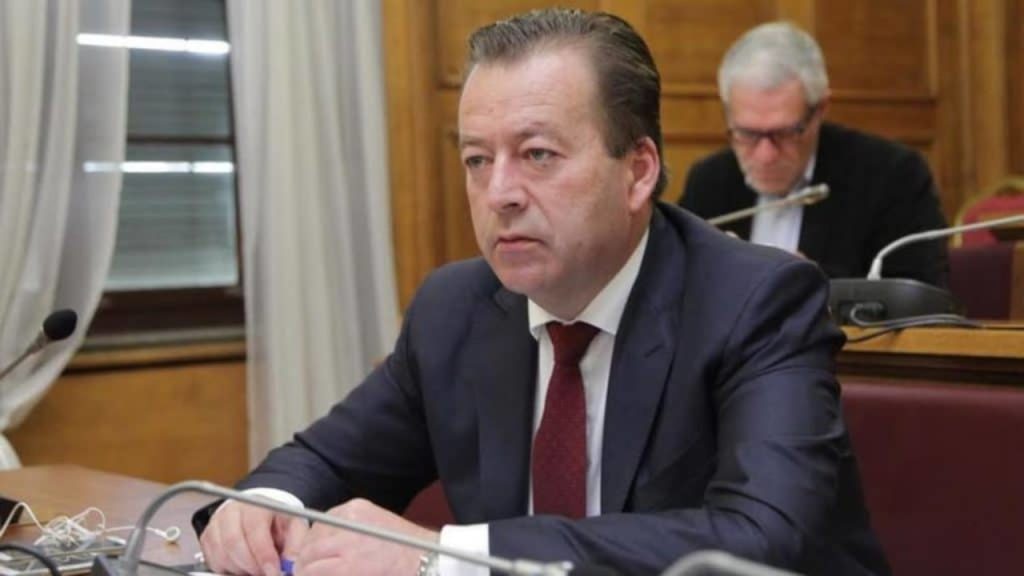 Το είπε και το έκανε: Στο νοσοκομείο Λάρισας χάρισε τον βουλευτικό του μισθό ο βουλευτής του ΣΥΡΙΖΑ ο Βασίλης Κόκκαλης