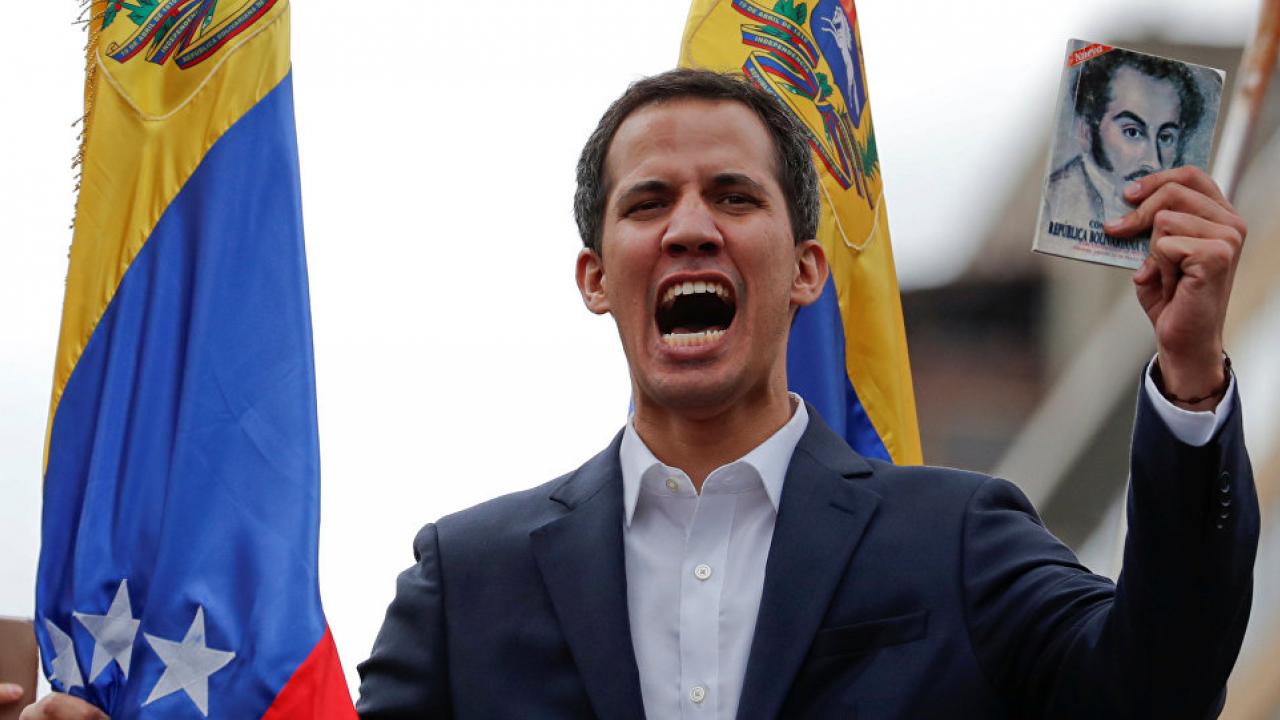 Βενεζουέλα: Καταθέτει για την «απόπειρα πραξικοπήματος» ο Χ. Γουαϊδό