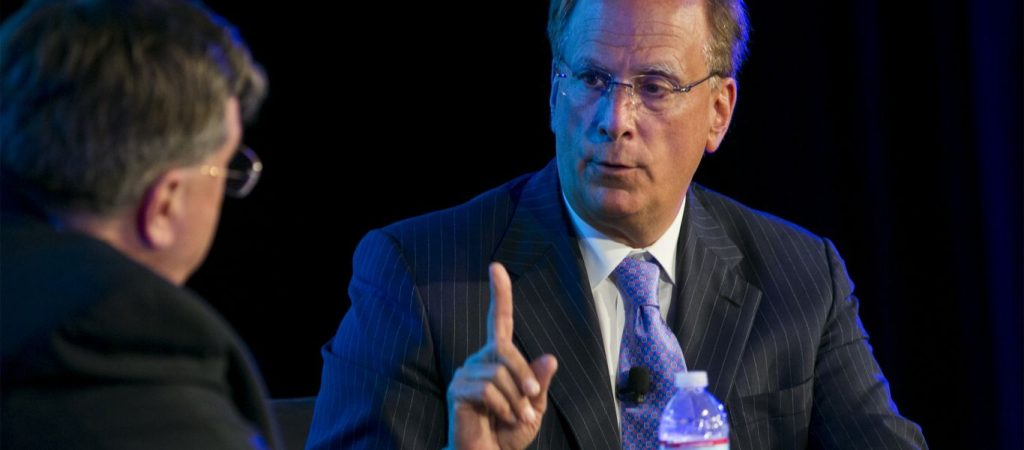 Λάρι Φινκ: «Όσο δραματική κι είναι η εικόνα η οικονομία θα ανακάμψει»