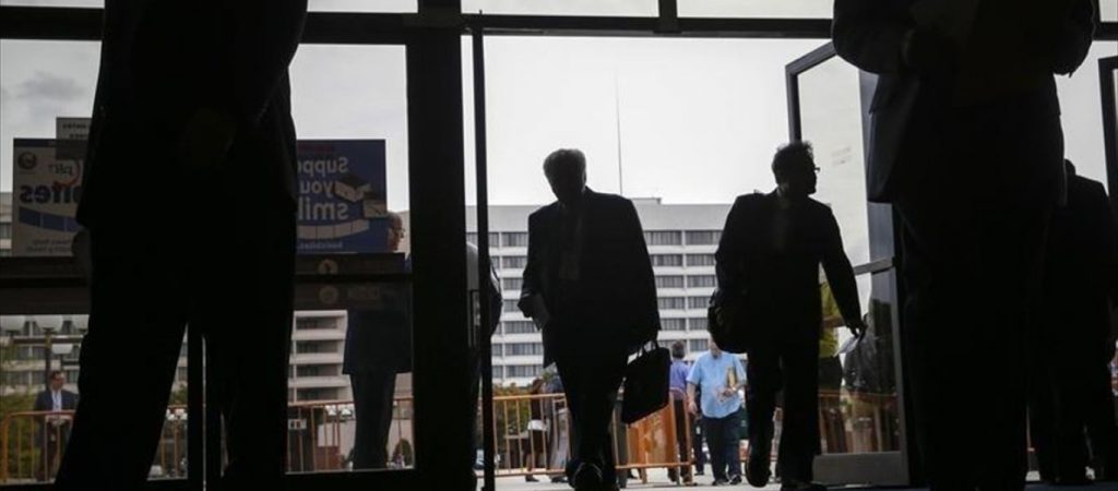 ΗΠΑ: Προβλέψεις για  32% ανεργία μετά την πανδημία του κορωνοϊού