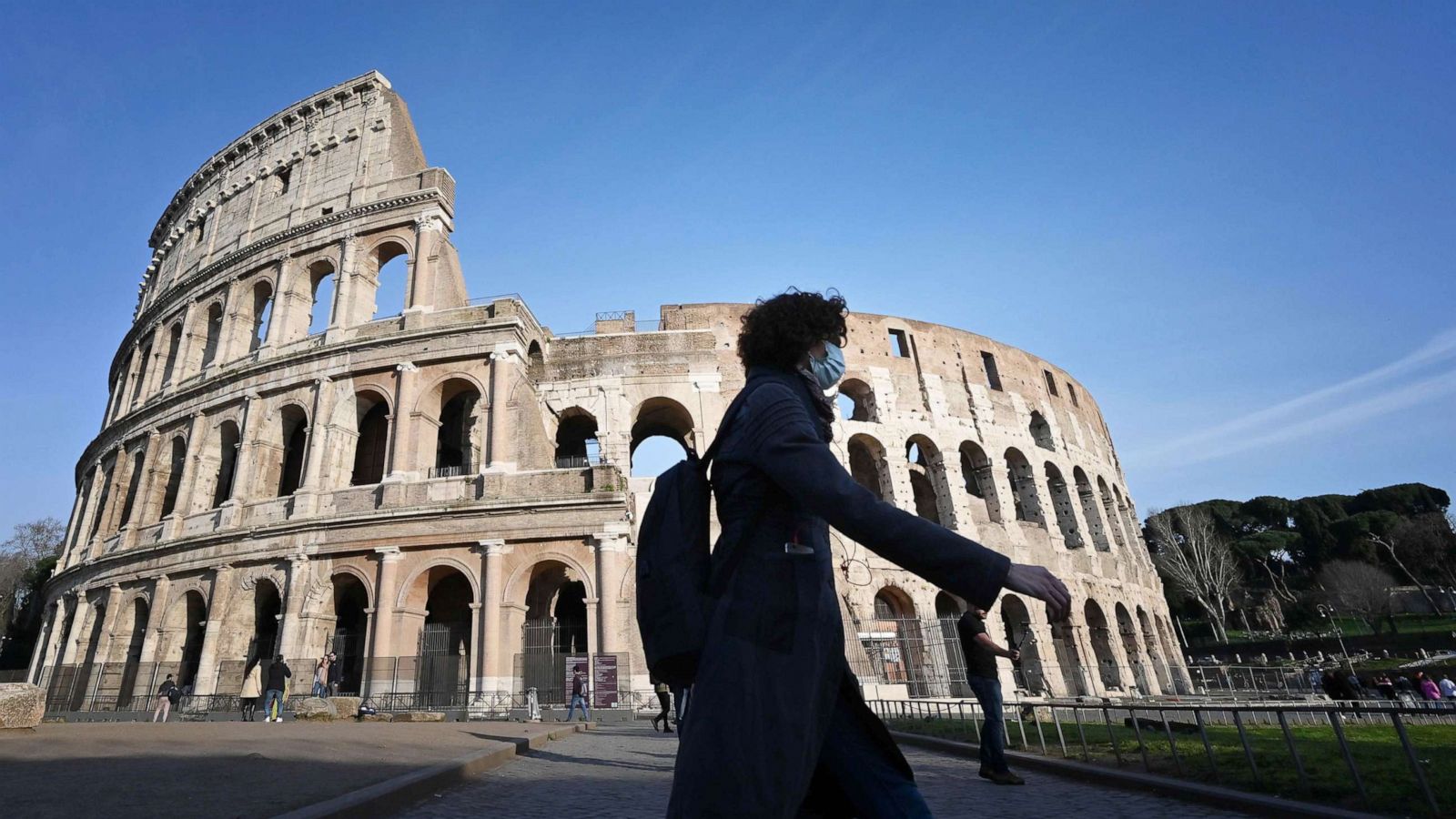 Ιταλία: Οι ασθενείς του κορωνοϊού που δεν έχουν βαριά συμπτώματα μεταφέρονται σε ξενοδοχεία της Ρώμης!