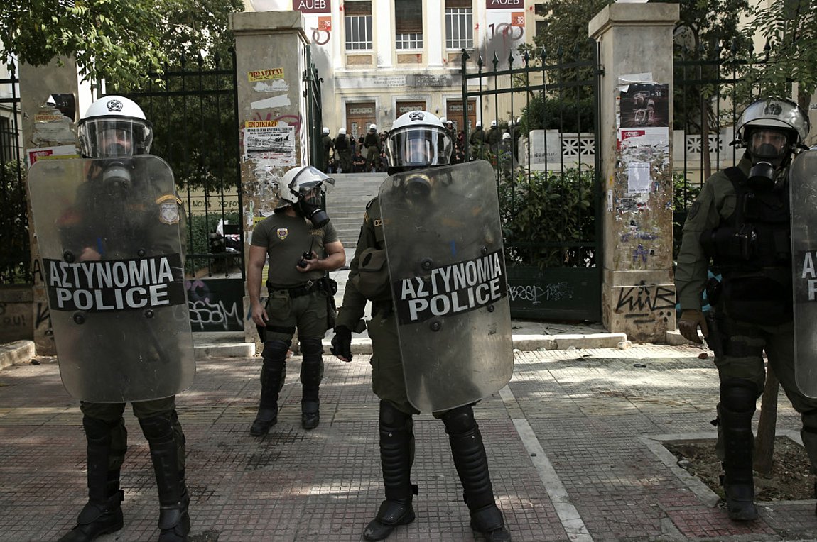 Ο κορωνοϊός «χτύπησε» και τα ΜΑΤ: Καταγράφηκε το πρώτο κρούσμα – Σε καραντίνα 15 αστυνομικοί