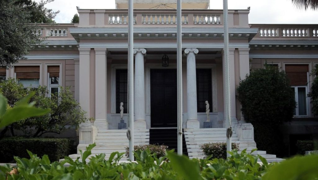 Μαξίμου σε «γαλάζιους» βουλευτές: «Τώρα που “μένετε σπίτι” διαβάστε για τις κοινοβουλευτικές διαδικασίες»