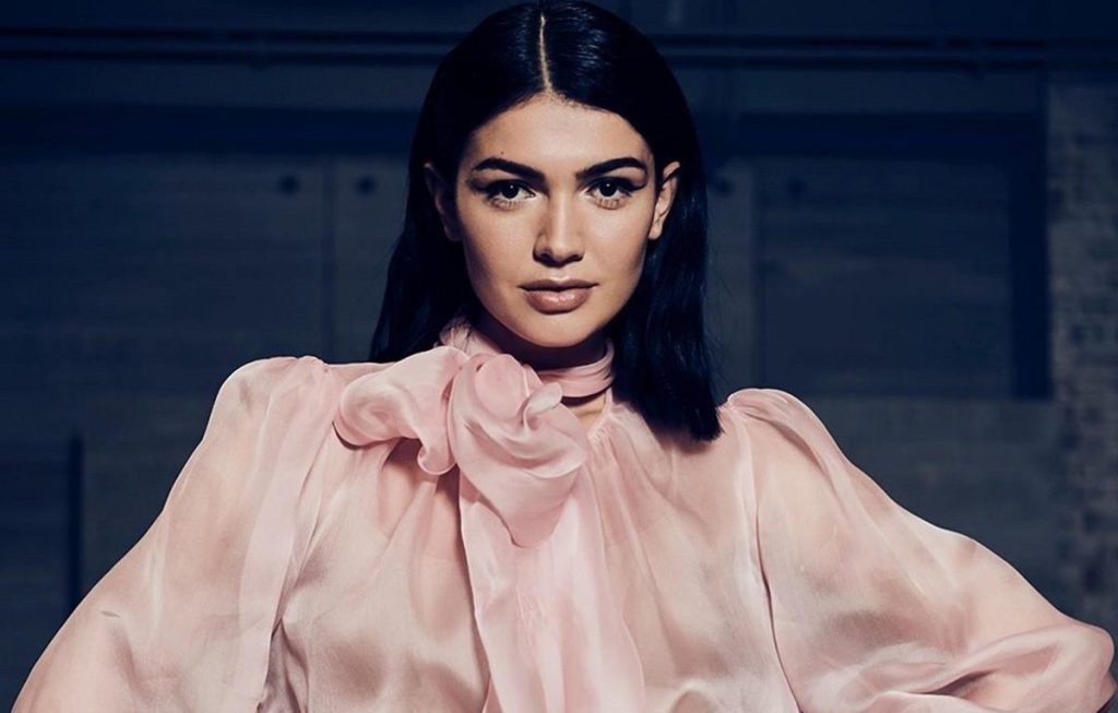 Πρώην μοντέλο του GNTM φωτογραφίζεται μόνο με τα απαραίτητα και ανεβάζει την θερμοκρασία στα… ύψη! (φώτο)