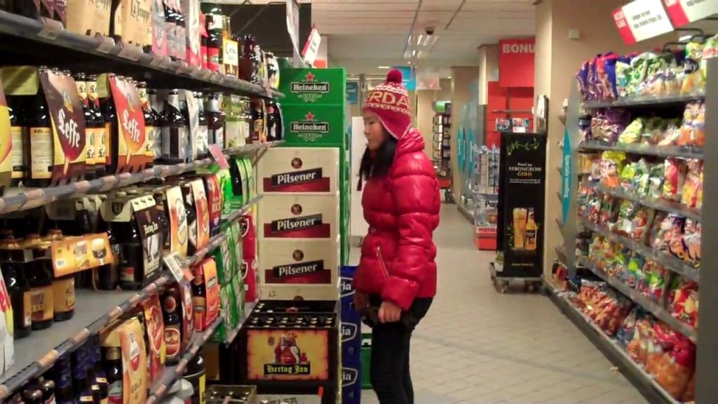 Ολλανδία: Άγριο ξύλο σε σούπερ μάρκετ λόγω αποστάσεων