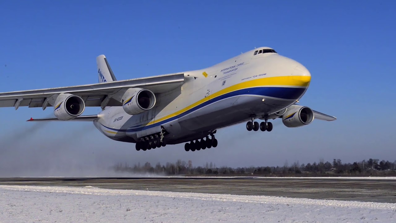 Ρωσικό An-124 προσγειώθηκε στη Νέα Υόρκη μεταφέροντας βοήθεια