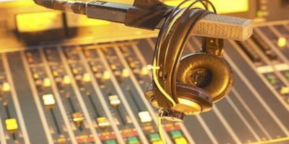 Ραδιόφωνο και καραντίνα: Άνοδος της ακροαματικότητας για τους ενημερωτικούς σταθμούς – Πτώση για τους αθλητικούς