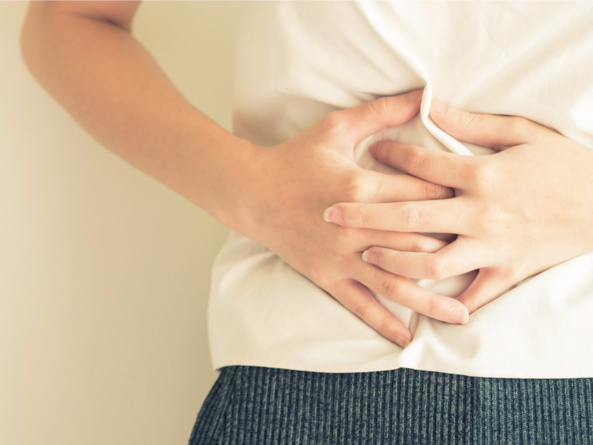 Πόνος στην κοιλιά: Tι μπορεί να σημαίνει για την υγεία σας;