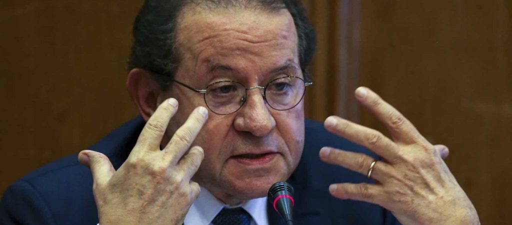 Πρώην αντιπρόεδρος της ΕΚΤ: «Ένας γρήγορος τρόπος για να υπάρξει χρηματοδότηση είναι το “κορωνο-ομόλογο”»