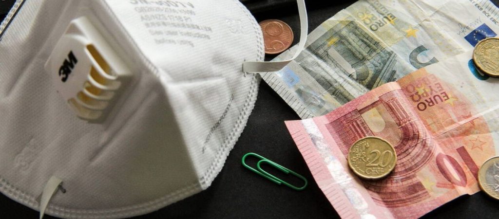 Επίδομα 800 ευρώ: Κάθε ώρα υποβάλλονται 2.500 αιτήσεις – Όσα πρέπει να προσέξουν οι εργαζόμενοι