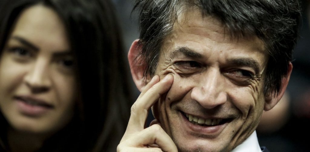 Τα… μπέρδεψε ο Ν.Καρανίκας – Αντί για «εκατόμβες» έγραψε… «κατακόμβες» (φώτο)