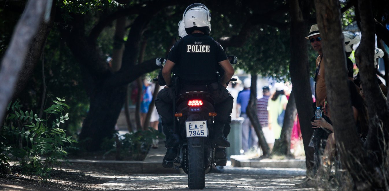 Περιστέρι: Αστυνομικοί της ομάδας ΔΙΑΣ έσωσαν παιδί από πνιγμό – Είχε καταπιεί καπάκι από μπουκάλι