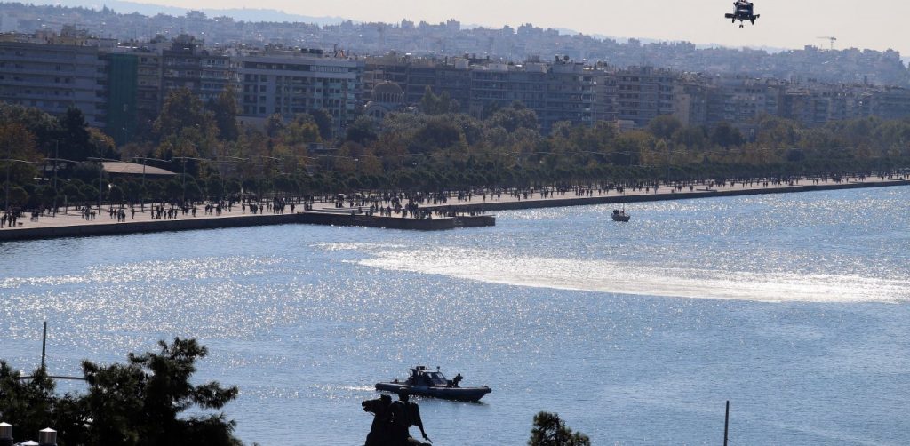 Βίντεο: «Έσπασε» την καραντίνα για να… κάνει βουτιά στον Θερμαϊκό!