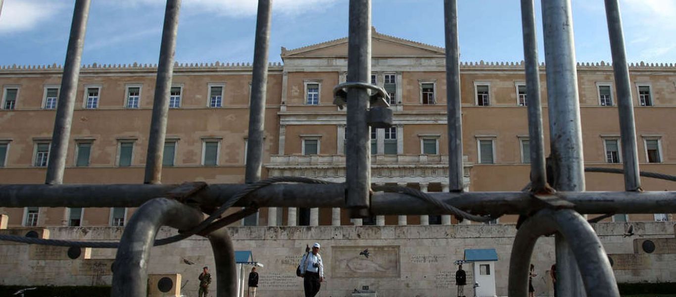 Ύφεση-σοκ 7%  βλέπει για την Ελλάδα γνωστός Οίκος αξιολόγησης –  «Αδυναμία των τραπεζών να υποστηρίξουν την οικονομία»