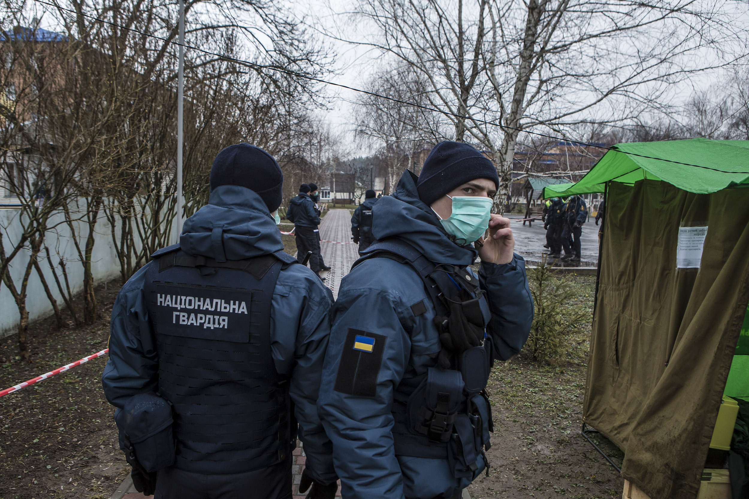 Μακάβριο σκηνικό στην Ουκρανία: Ετοιμάζουν τάφους για θύματα του κορωνοϊού