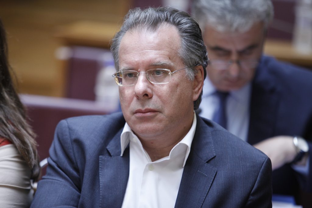 Γ.Κουμουτσάκος: «Δύσκολη λόγω κορωνοϊού η μεταφορά αλλοδαπών από τα νησιά στην ενδοχώρα»