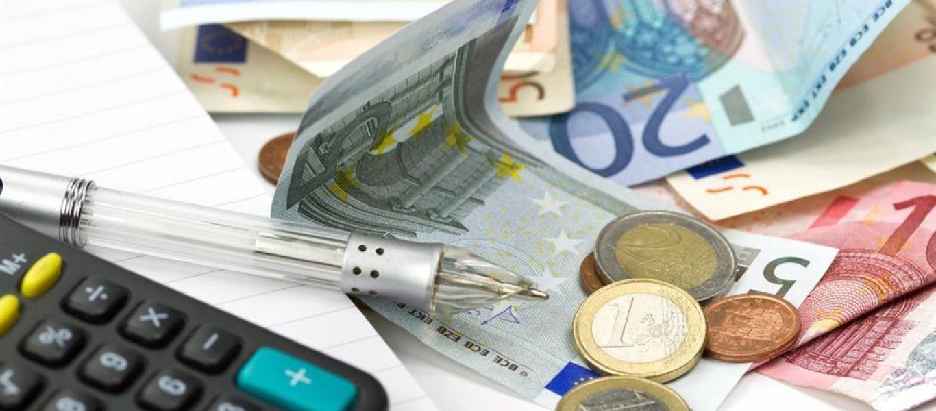 «Βρέχει» επιστροφές φόρων και εισφορών – 1 δισ. ευρώ χαμηλότοκα δάνεια σε μικρομεσαίες επιχειρήσεις τον Απρίλιο