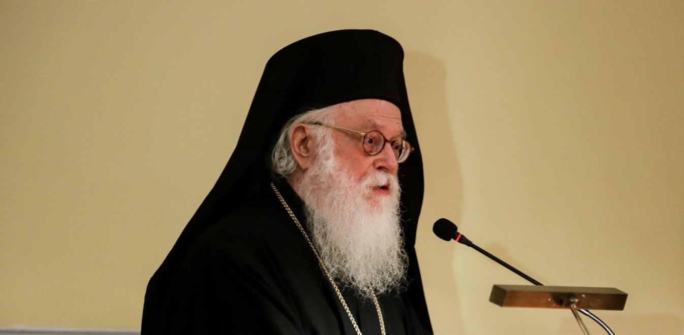 Αρχιεπίσκοπος Τιράνων Αναστάσιος: «Οι πιστοί να κάνουν τα σπίτια τους Εκκλησίες»