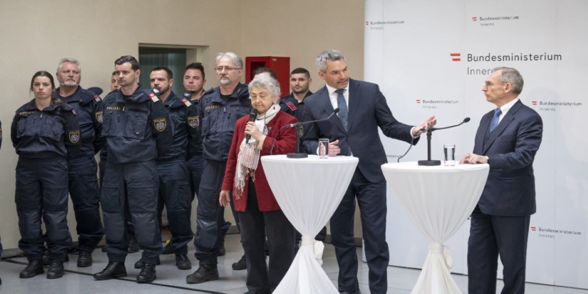 Αυστριακός ΥΠΕΣ: «Ιστορικής διάστασης η αποστολή ειδικής ομάδας αστυνομικών στα ελληνοτουρκικά σύνορα»