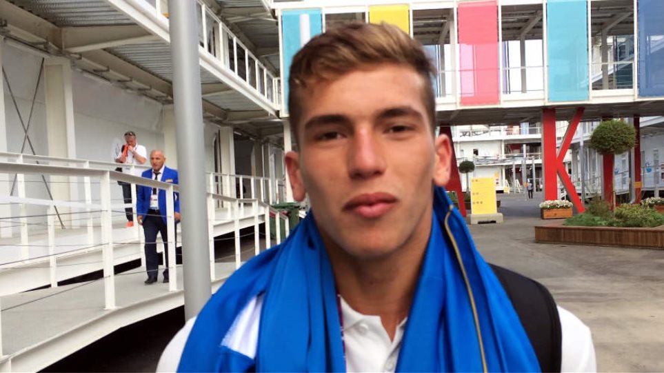 Η μητέρα του πολίστα κάνει έκκληση λόγω απαγόρευσης κυκλοφορίας: «Θέλω να ανάβω ένα κερί στον τάφο του γιου μου»