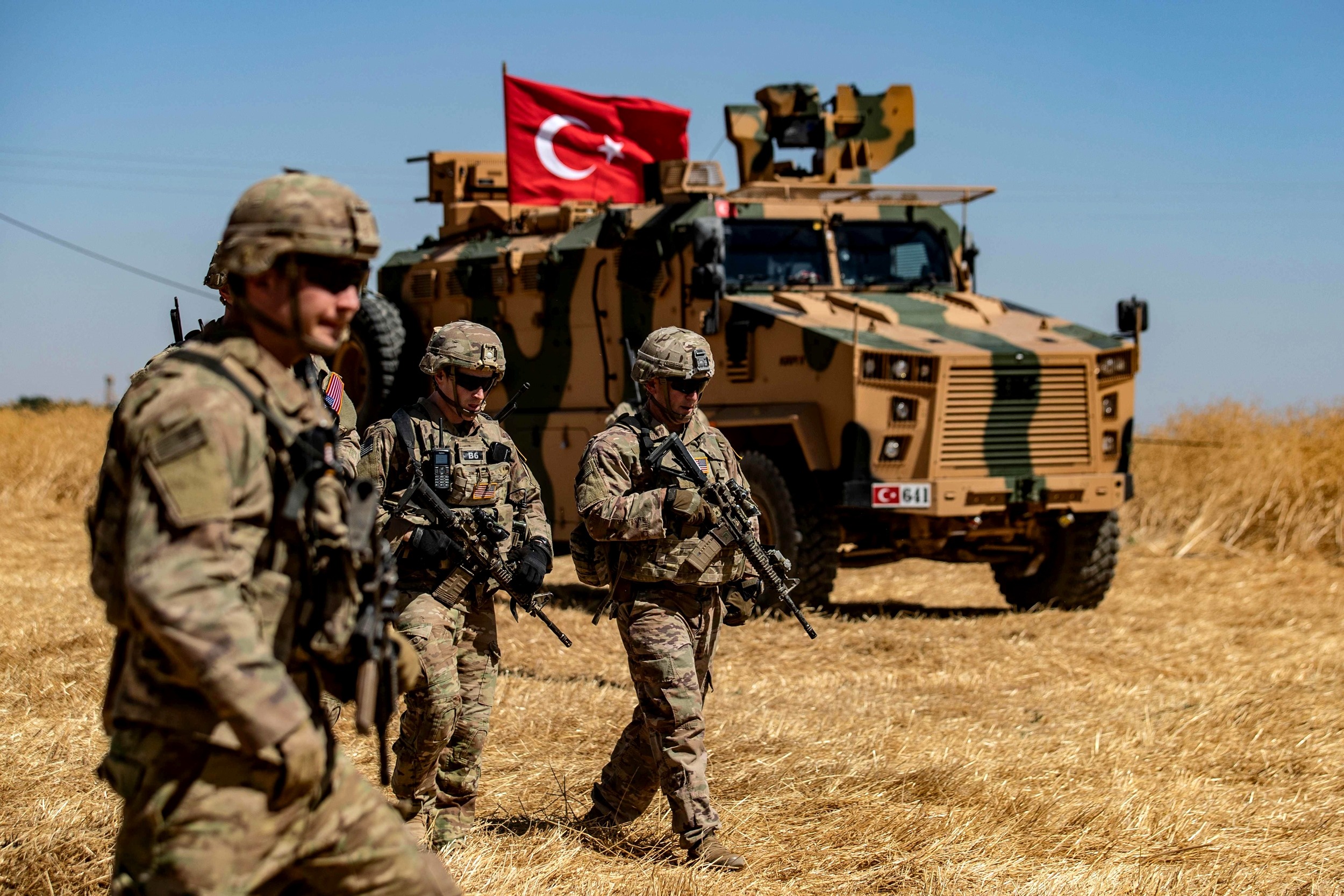 Τουρκία: Συνεχίζουν να μεταφέρονται στρατιωτικά οχήματα στην Ιντλίμπ – Σε ετοιμότητα η Ρωσία
