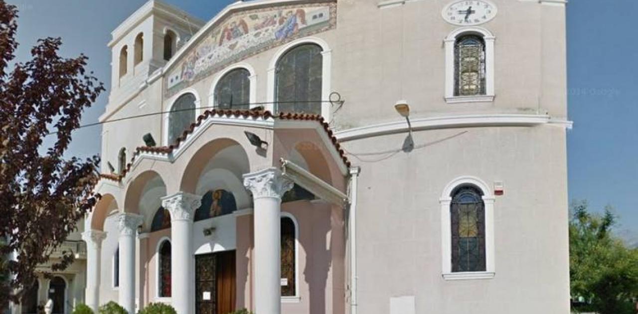 Απάντησε η Μητρόπολη Πατρών για τους πιστούς έξω από την εκκλησία: «Δεν τελέστηκε Θεία Λειτουργία»