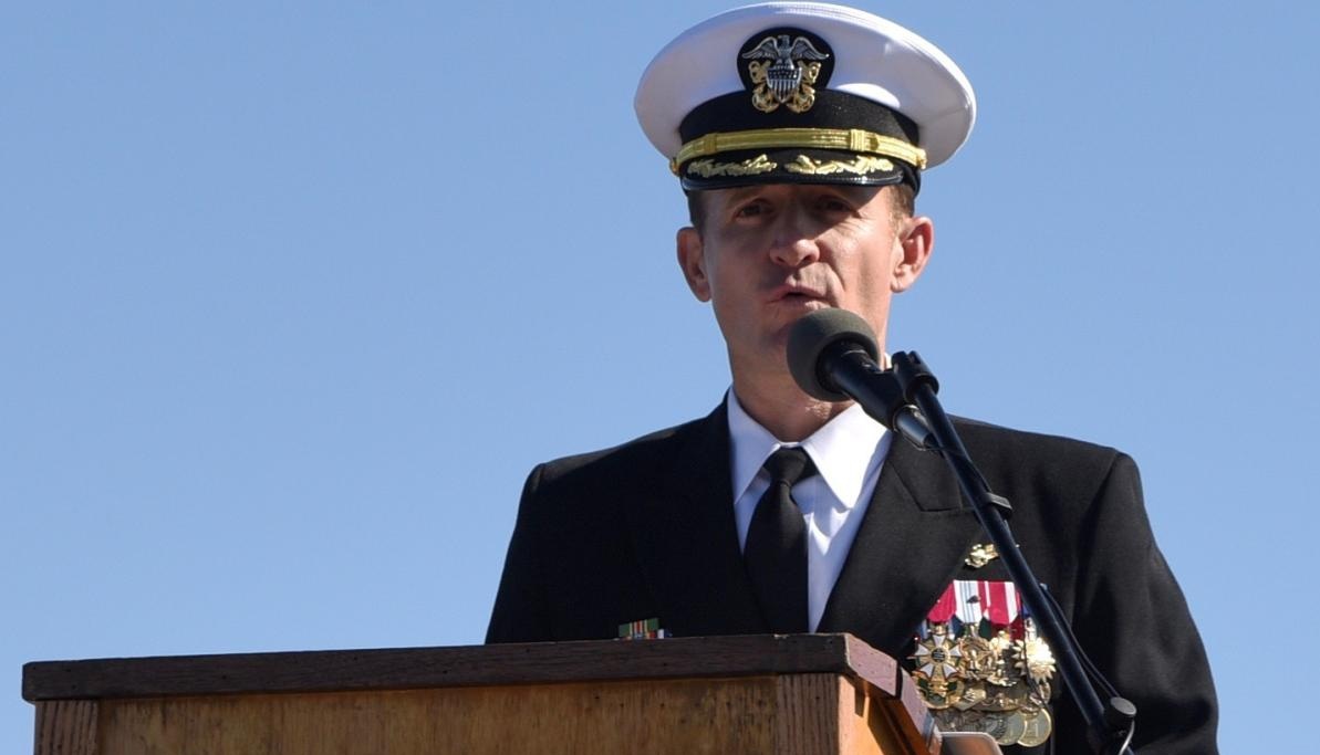 Θετικός στον κορωνοϊό ο πρώην κυβερνήτης του USS Theodore Roosevelt Μπρετ Κροζίερ