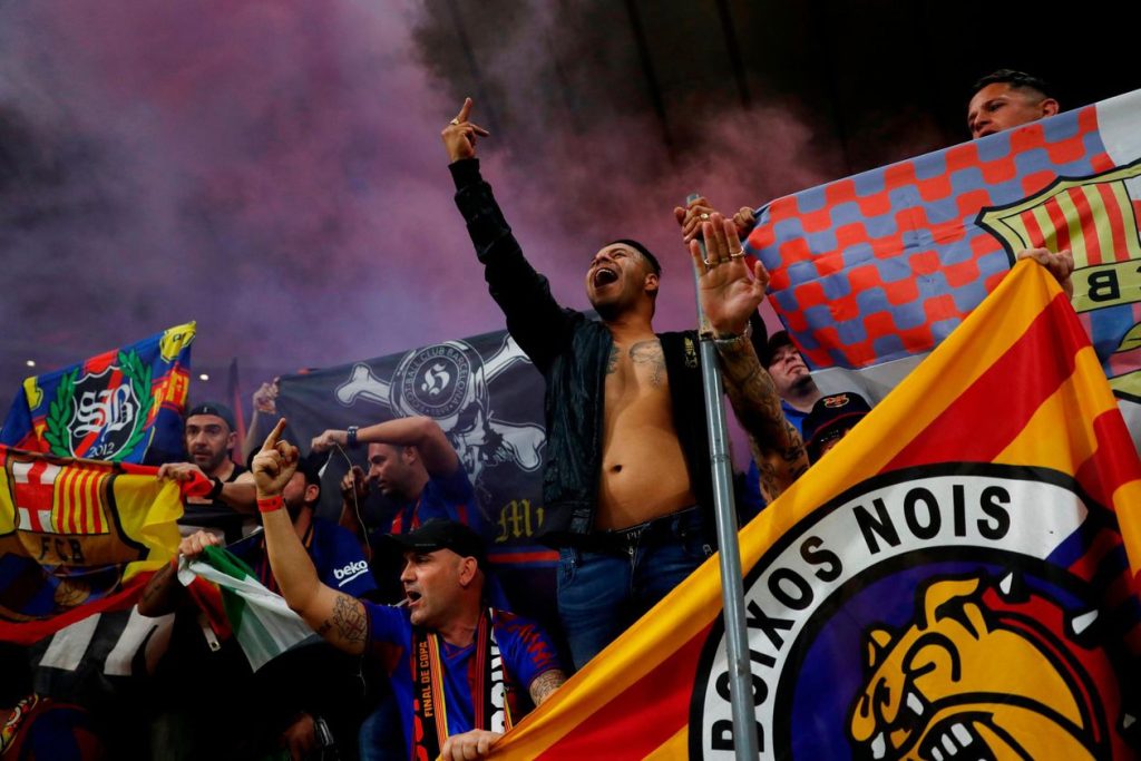 Ούτε ο κορωνοϊός δεν τους σταματάει – Οργανωμένοι της Μπαρτσελόνα χτυπάνε σε νοσοκομείο οπαδό της Εσπανιόλ (βίντεο)