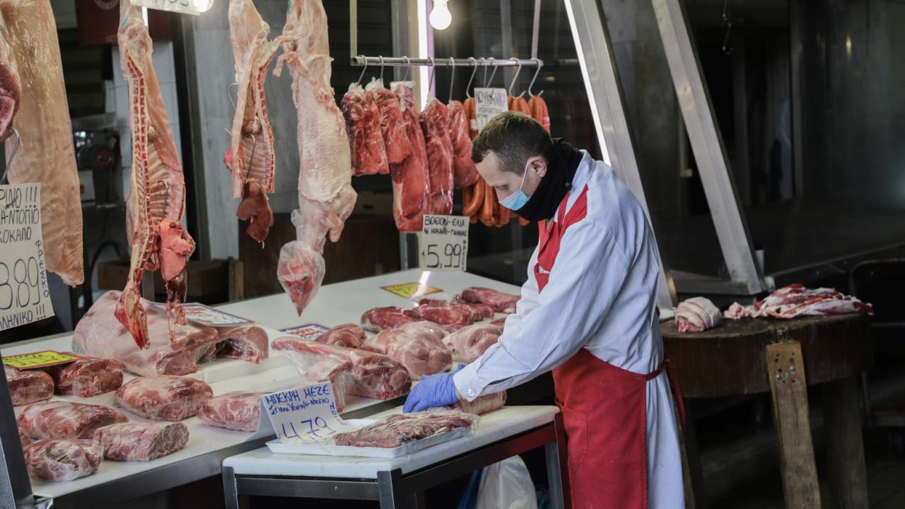 Ομοσπονδία κρεοπωλών: «Να γίνουν εγκαίρως οι παραγγελίες κρέατος από τους καταναλωτές»