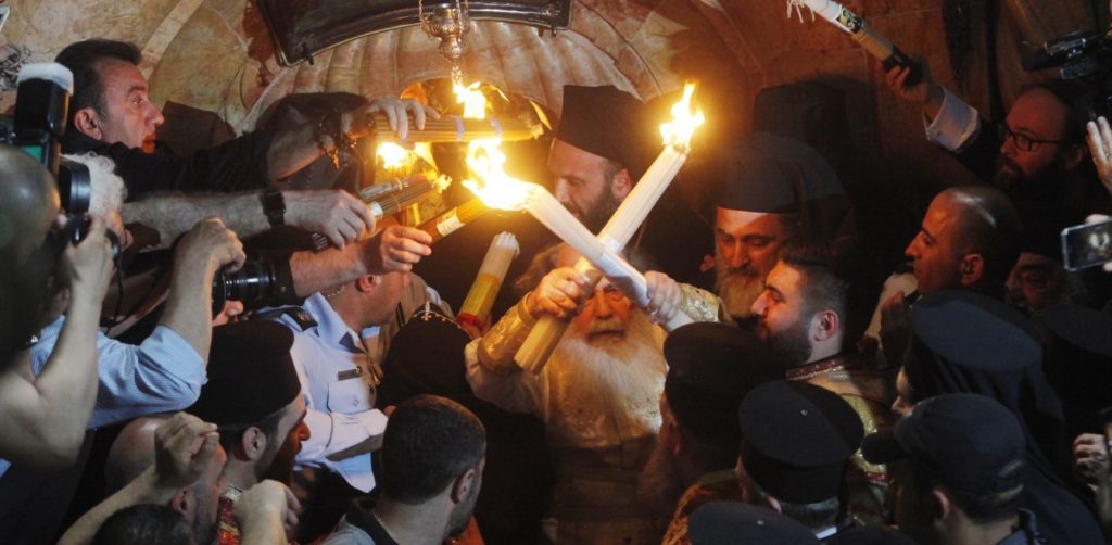 Έτσι θα «φτάσει» στην Ελλάδα το Άγιο Φως