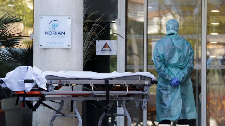 Γάλλοι γιατροί: «Έχουμε σκεφτεί μέχρι και την ευθανασία για να μην υποφέρουν οι ηλικιωμένοι ασθενείς»