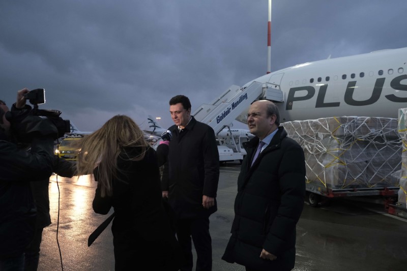 Στο «Ελευθέριος Βενιζέλος» 507.600 μάσκες και 12.022 ειδικές στολές – Μετά από δωρεά της ΔΕΗ (φωτο)