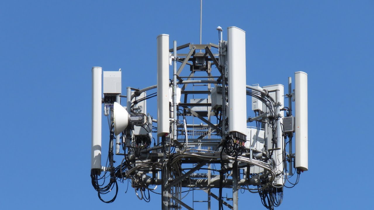 Ουχάν: Οργισμένοι Κινέζοι γκρεμίζουν κεραίες 5G