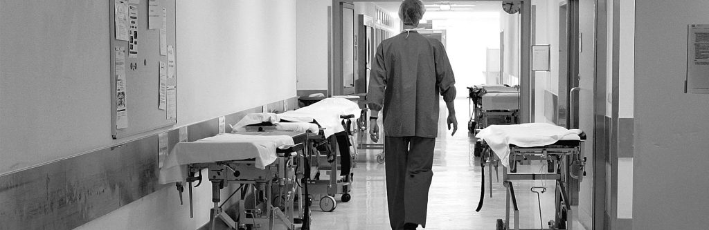 Σπάνια πάθηση «μετατρέπει» 29χρονη σε… ζόμπι – «Μια φορά ζούμε ας μην την χαλάμε» (φώτο)