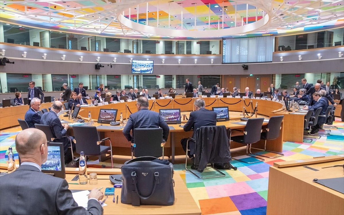 Το Eurogroup αποφασίζει μέτρα 500 δισ. ευρώ – Οι επικρατέστερες προτάσεις