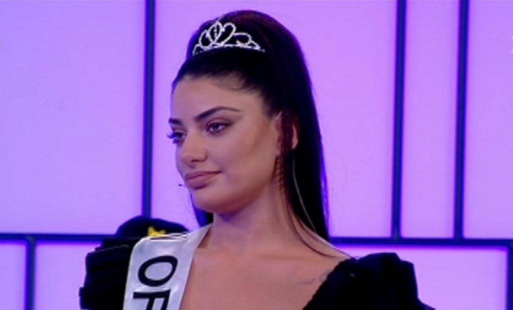 Μαρία Καζαριάν: Δεν φαντάζεστε πως βγαίνει για να πετάξει τα… σκουπίδια της! (βίντεο)