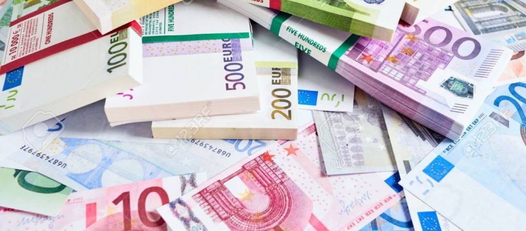 ΕΚΤ: Εδωσε απεριόριστη ρευστότητα στις ελληνικές τράπεζες – Τουλάχιστον θα έχουν λεφτά οι τραπεζίτες