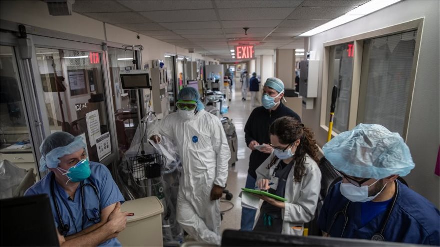 Προς κορύφωση η πανδημία στις ΗΠΑ: «Τρεις χιλιάδες Αμερικανοί θα χάσουν την ζωή τους σε ένα 24ωρο»