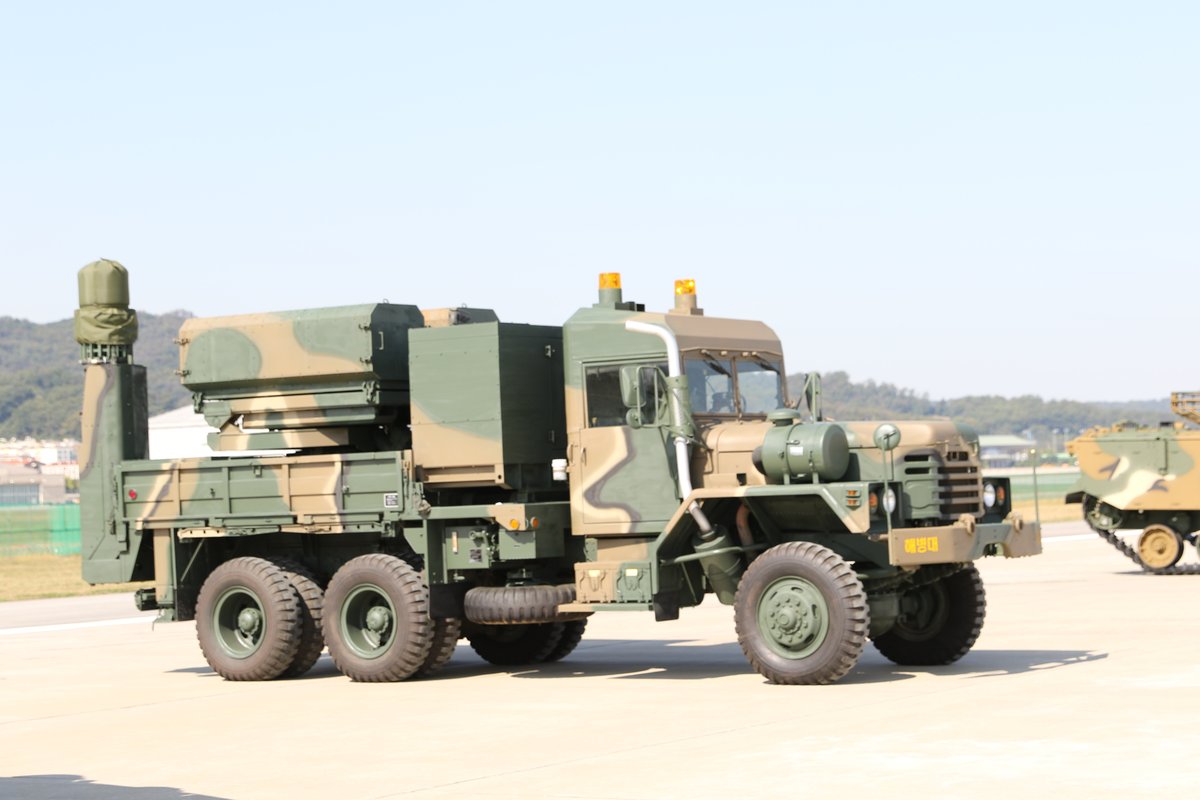 Το  σύστημα MLRS Poniard  της Νότιας Κορέας προς διάθεση στην αμυντική αγορά των ΗΠΑ