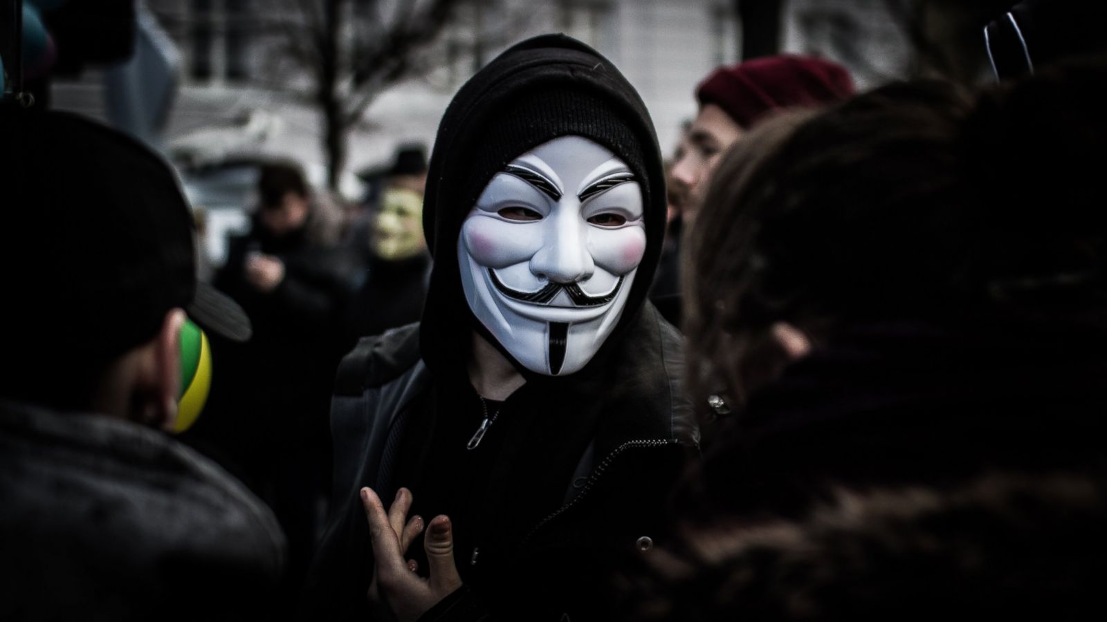 Anonymous κατά ΠΟΥ: «Αργήσατε επίτηδες να πάρετε μέτρα» (βίντεο)